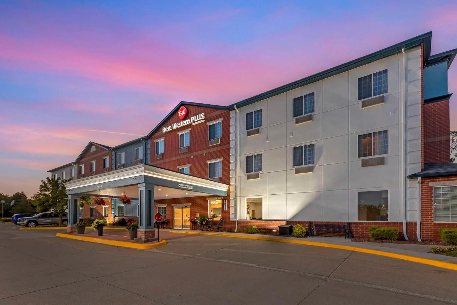 Best Western Plus Des Moines West Inn And Suites